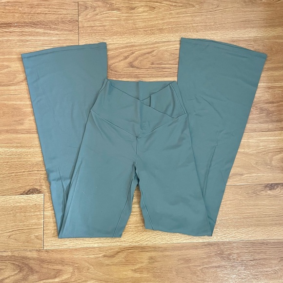 Aerie Hi-Rise Flare Leggings - Picture 5 of 9